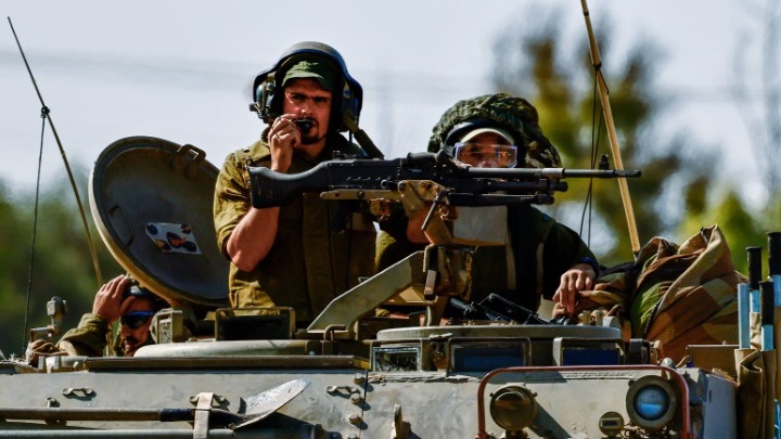  Ισραηλινά τανκς στις παρυφές της πόλης της Γάζας – Αποκλεισμός του οδικού άξονα που συνδέει βορά και νότο