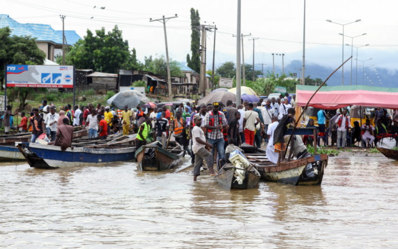  Τραγωδία στη Νιγηρία: Τουλάχιστον 17 νεκροί από ανατροπή ποταμόπλοιου – Αγνοούνται δεκάδες επιβάτες