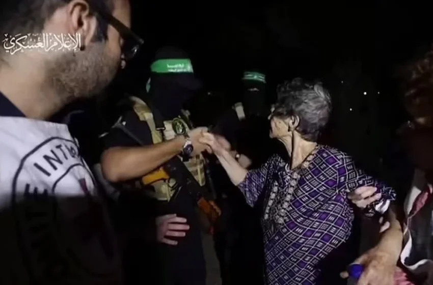 Χαμάς: Έδωσε το χέρι στους απαγωγείς της η 85χρονη  από το Ισραήλ