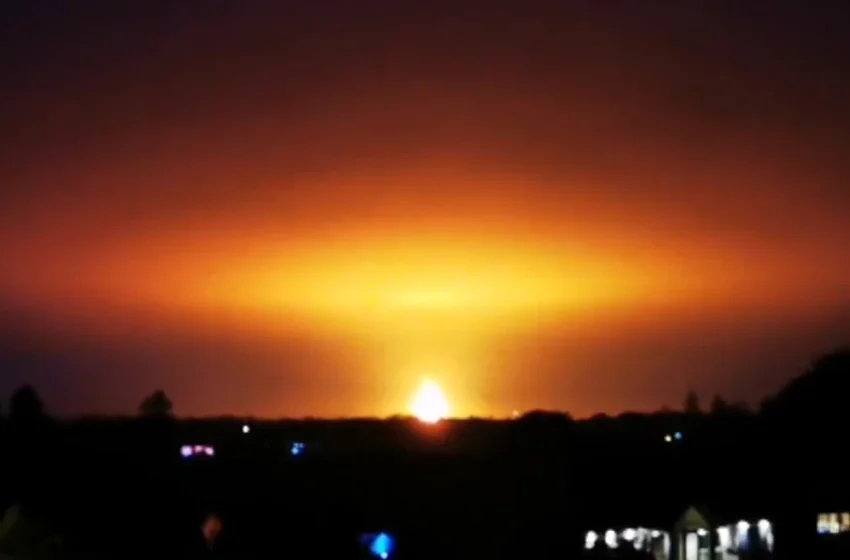  Οξφόρδη: Έκρηξη σοκ μετά από χτύπημα κεραυνού σε εργοστάσιο (vid)