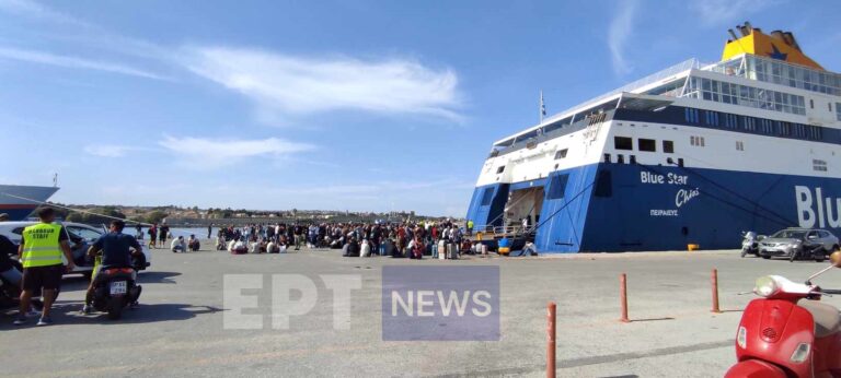  Ρόδος: 400 μετανάστες εμποδίζουν τον απόπλου του “Νήσος Χίος” (vid)