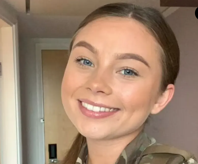  Βρετανίδα στρατιώτης αυτοκτόνησε μετά από σεξουαλική παρενόχληση από ανώτερό της – Της έστειλε 3.500 μηνύματα