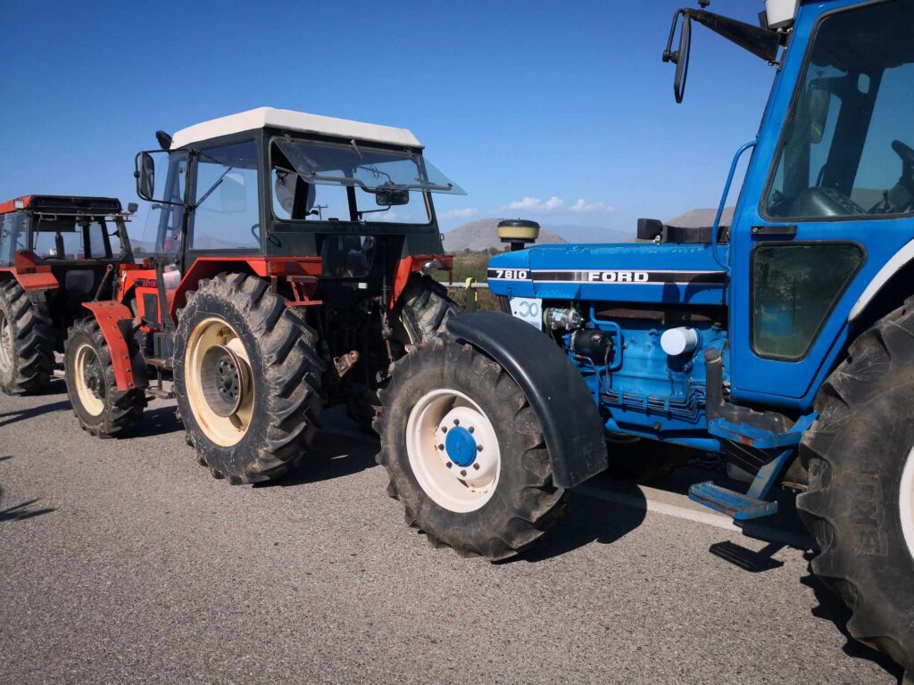 ΑΠΕ ΜΠΕ Τρακτέρ στην Καρδίτσα