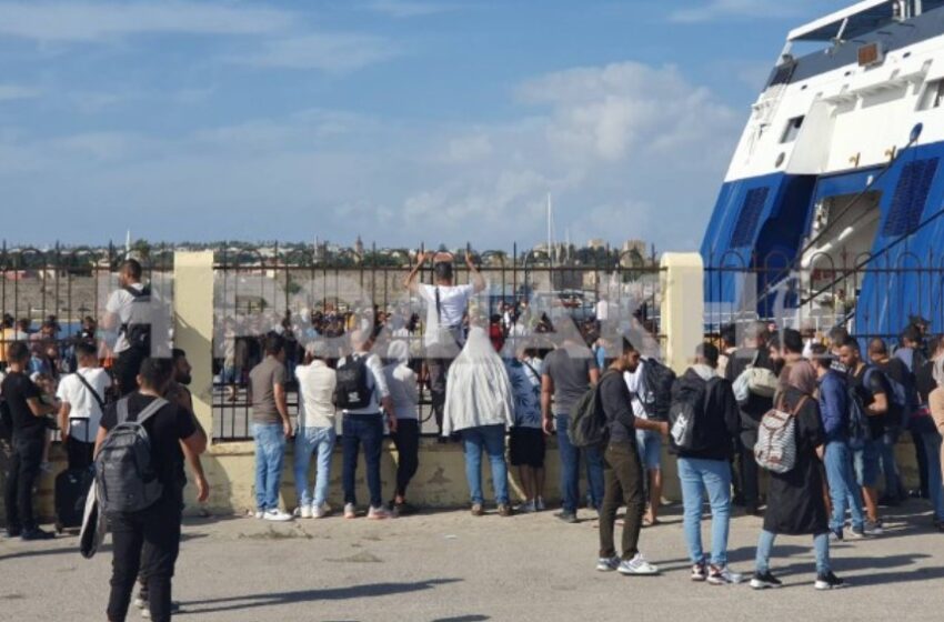  Ρόδος: Μετανάστες ξαναπροσπάθησαν να επιβιβαστούν σε πλοίο της γραμμής – Ένταση με την αστυνομία