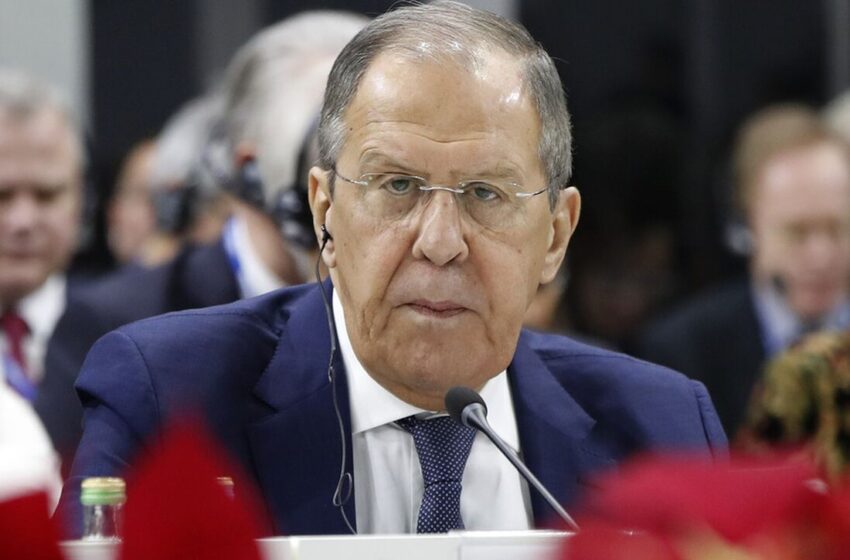  Λαβρόφ: “Η Δύση διεξάγει υβριδικό πόλεμο κατά τη Ρωσίας και σκοτώνει τον ΟΑΣΕ”