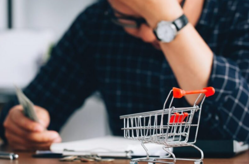  Ακρίβεια: Μειώνουν τα βασικά τους αγαθά οι εργαζόμενοι – Τι δείχνει έρευνα της ΓΣΕΕ