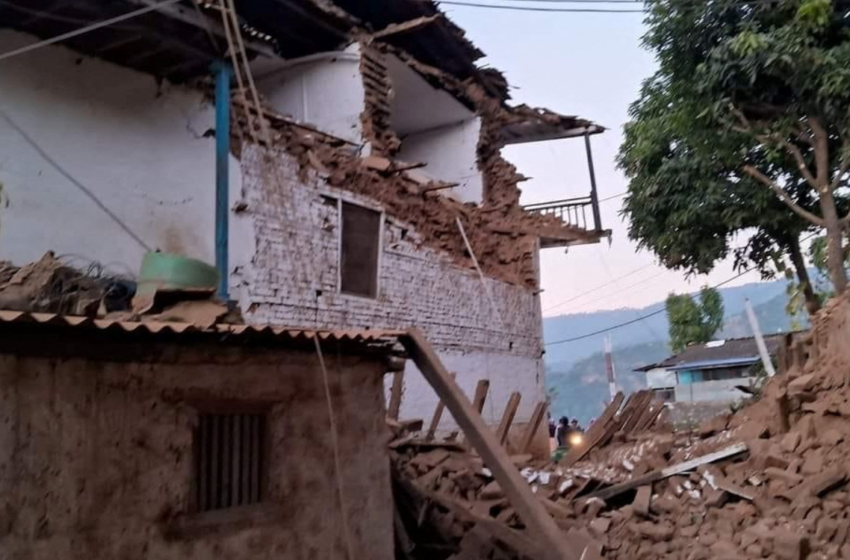  Νεπάλ: Τουλάχιστον 132 νεκροί από τον φονικό σεισμό-Φόβοι για αύξηση των θυμάτων