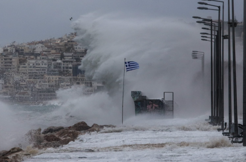  Κακοκαιρία: Απαγορευτικό στα λιμάνια, προβλήματα από τη νεροποντή στην Κέρκυρα και Ιωάννινα