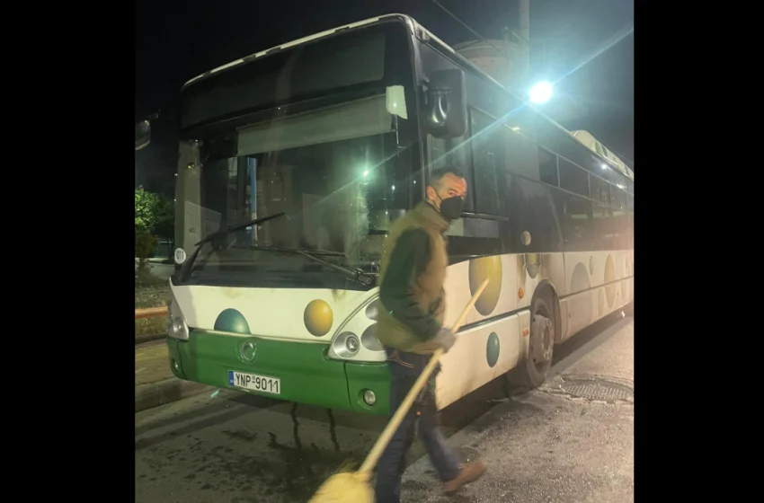  Επίθεση με μολότοφ σε λεωφορείο στην οδό Φυλής (εικόνες)