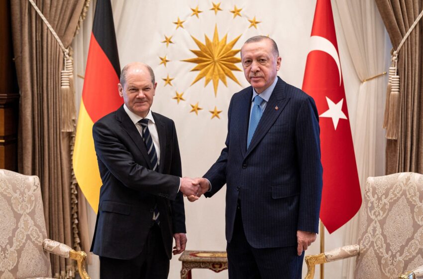  DW: Μετά τον Μητσοτάκη, πάει στο Βερολίνο και ο Ερντογάν – Στήριξη ΝΑΤΟ στον Τούρκο πρόεδρο