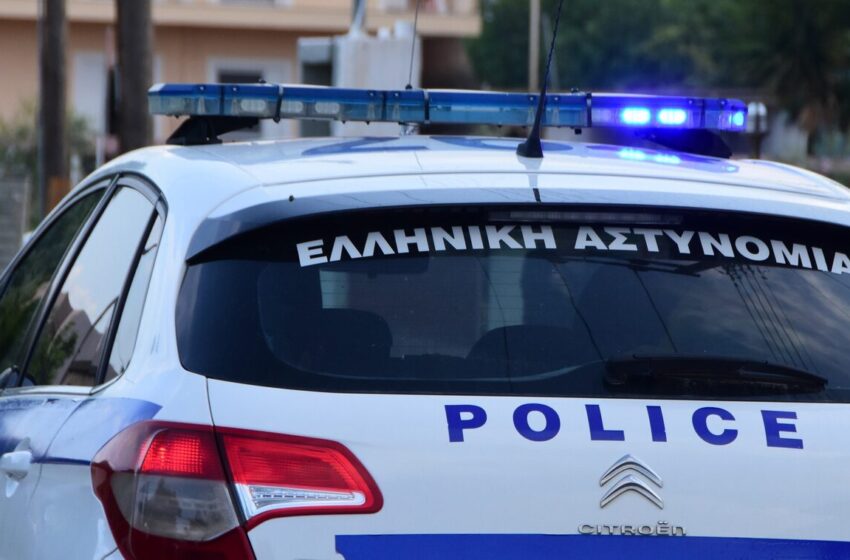  Τρίκαλα: Πιάστηκαν στα χέρια σε λεωφορείο και έβγαλαν μαχαίρια – Δύο τραυματίες