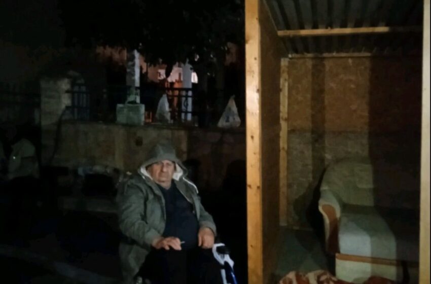  Κασσελάκης: Πέταξαν ξανά τον 82χρονο έξω από το σπίτι του – Αυτή είναι η “κοινωνική πολιτική” της ΝΔ