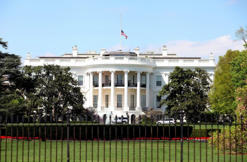  ΗΠΑ: Ο Λευκός Οίκος καταδικάζει τα “αντισημιτικά ψεύδη” του Ιλον Μασκ