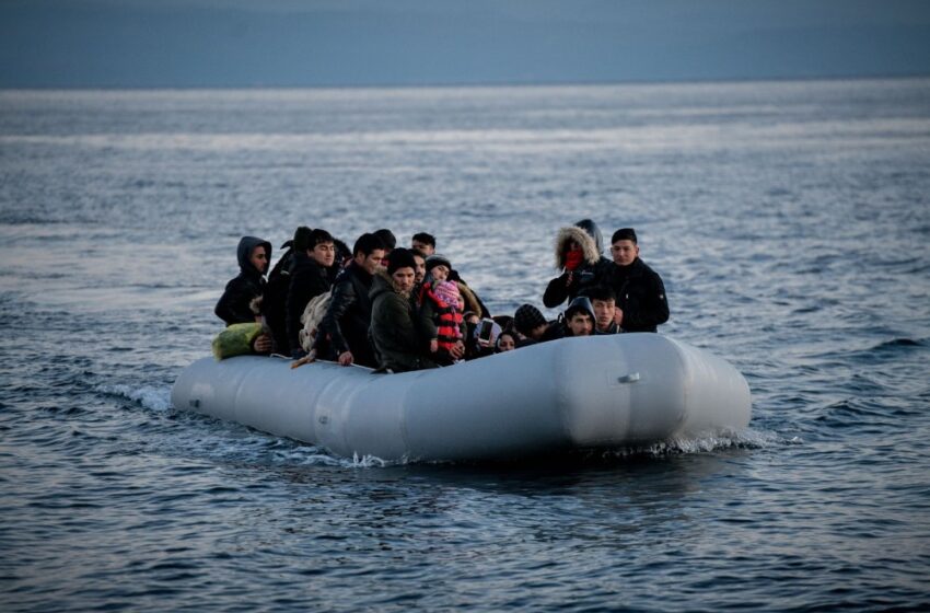  Ιταλία: Στη Λαμπεντούζα έφθασαν από τη Λιβύη 573 μετανάστες