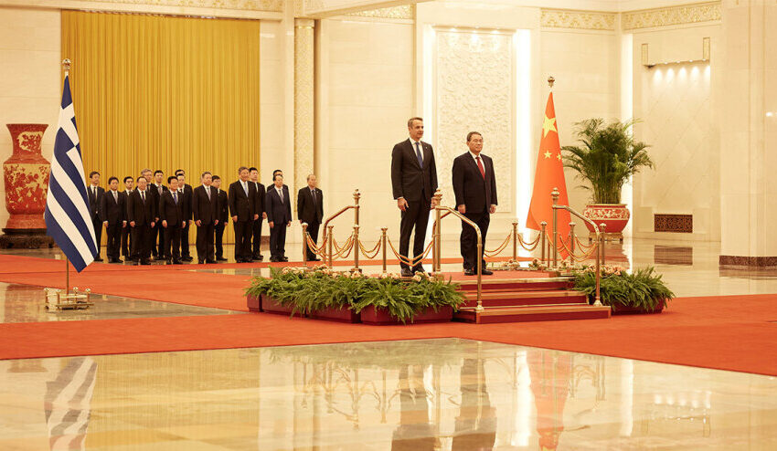  Επίσκεψη Μητσοτάκη στο Πεκίνο: Συνάντηση με τον πρόεδρο Σι Τζινπίνγκ – Διαδοχικές επαφές με την ηγεσία της Κίνας