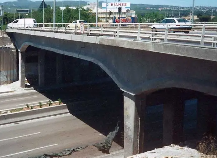  Πρόβλημα με τη γέφυρα Βαρυμπόπης – Ο Δήμαρχος ζητεί στοιχεία στατικότητας
