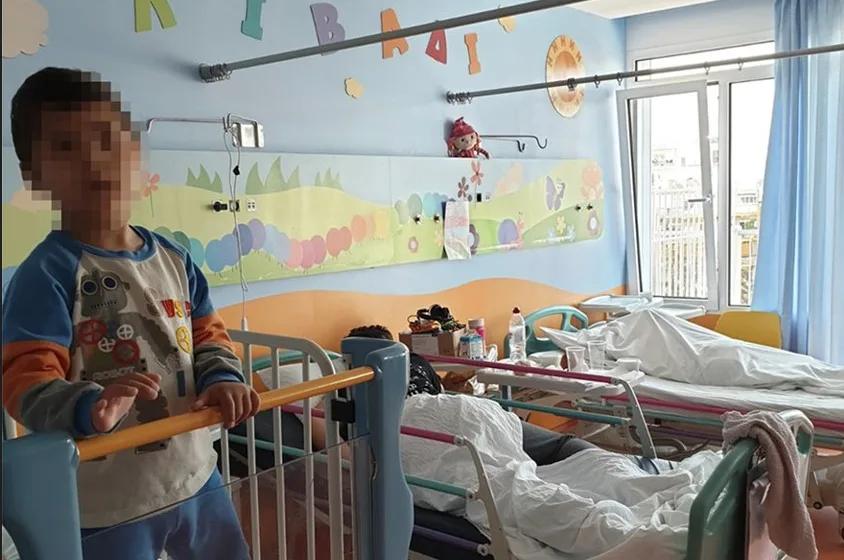  Απουσία του κράτους πρόνοιας: Παιδιά και ενήλικα άτομα παραμένουν στα νοσοκομεία λόγω έλλειψης στέγης
