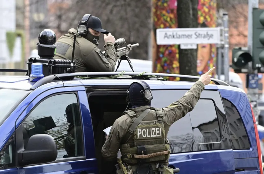  Γερμανία: Αστυνομικοί εκτέλεσαν επικίνδυνο άτομο με μαχαίρι στη μέση του δρόμου