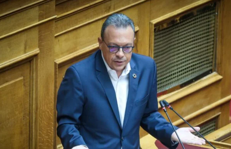  Φάμελλος: Αγωνιώδης προσπάθεια της κυβέρνησης να πείσει ότι η χώρα ζει εποχή ευημερίας