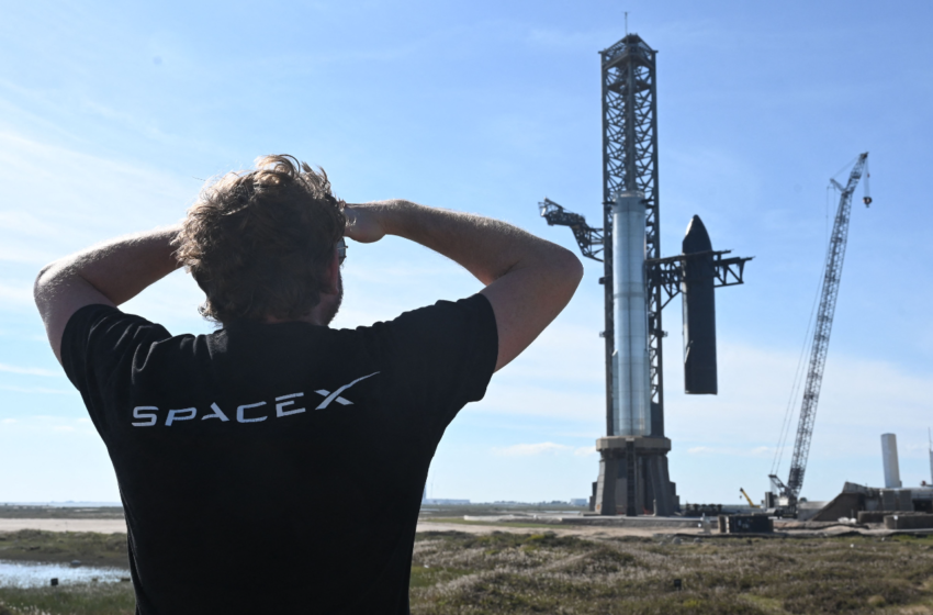  SpaceX: Αναβλήθηκε για τη Δευτέρα η εκτόξευση του στρατιωτικού διαστημόπλοιου X-37B