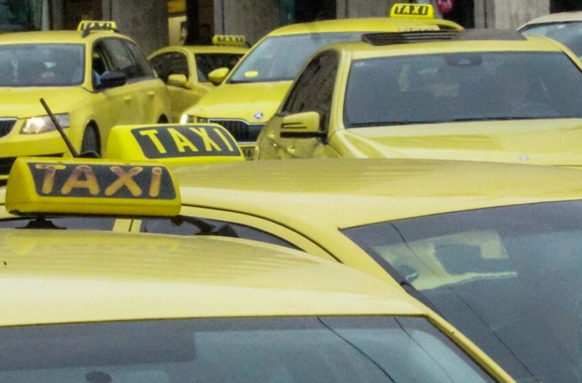  Ταξί: Μαζική αυτοκινητοπορεία στην Αθήνα για απόσυρση του φορολογικού νομοσχεδίου