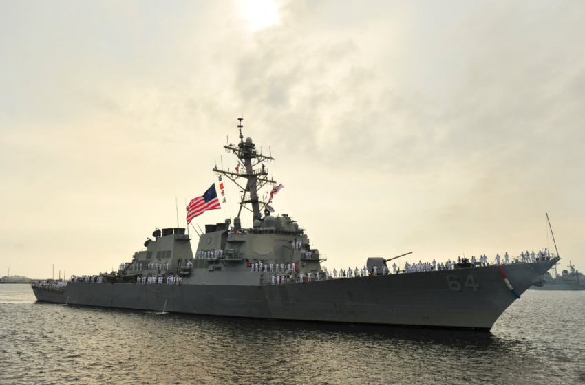  Συναγερμός στο Πεντάγωνο: Πολεμικό και εμπορικά πλοία των ΗΠΑ δέχθηκαν επίθεση στην Ερυθρά Θάλασσα