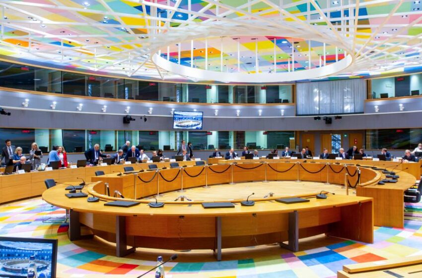  Το Eurogroup χαιρετίζει το προσχέδιο προϋπολογισμού της Ελλάδας -“Εναρμονισμένο με τις δημοσιονομικές συστάσεις”