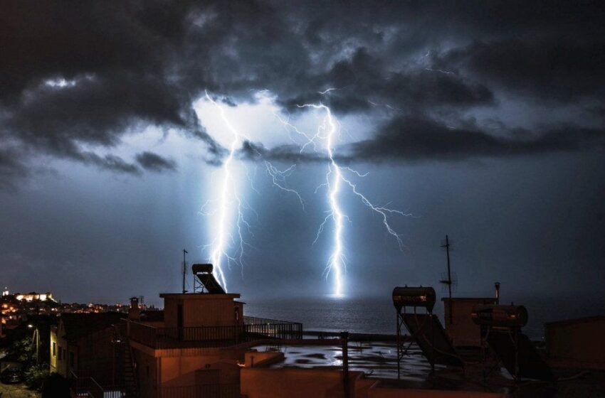  Meteo: Καταιγίδες και έως 16 βαθμούς στην Αττική την Τρίτη – Πού θα χιονίσει