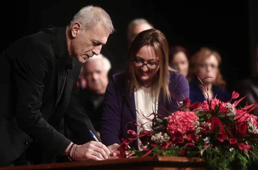  Ορκίστηκε ο δήμαρχος Πειραιά Γιάννης Μώραλης (εικόνες)