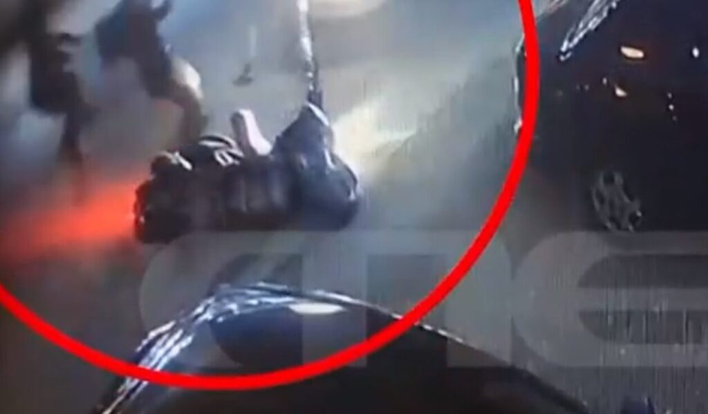 nea erythraia video symploki anilikwn