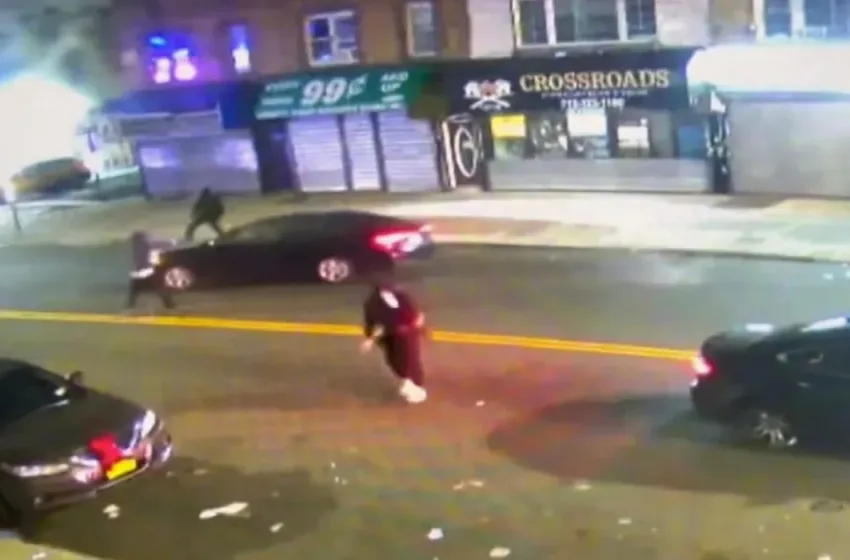  Νέα Υόρκη: Σοκάρει βίντεο με τρεις ένοπλους να στήνουν ενέδρα και να σκοτώνουν 28χρονη στο αυτοκίνητό της