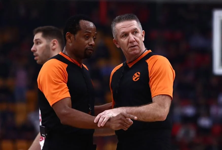 olympiacos diaititis ratsistiki epithesi