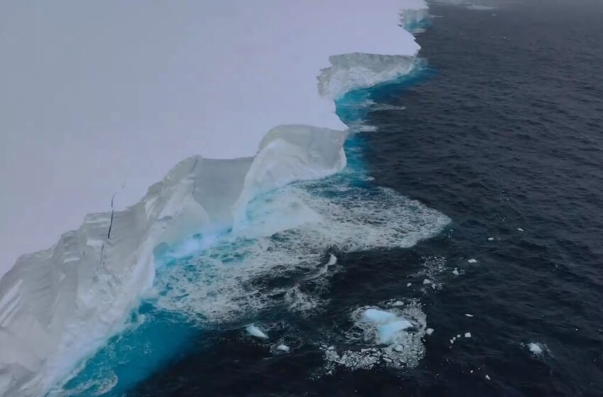  Το μεγαλύτερο παγόβουνο στον κόσμο κινείται στον Νότιο Ωκεανό (vid)