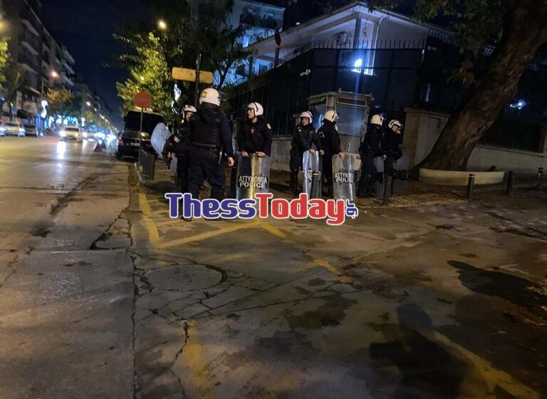  Θεσσαλονίκη: Επίθεση με μολότοφ στο τουρκικό Προξενείο (vid)