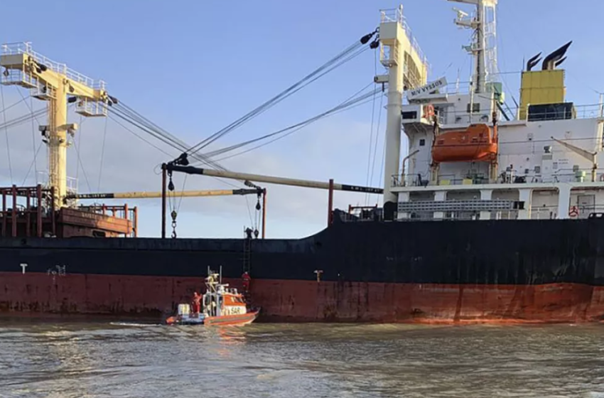  Νέα στοιχεία για την έκρηξη στο ελληνόκτητο  πλοίο – Πλοίαρχος και υποπλοίαρχος είναι οι τραυματίες