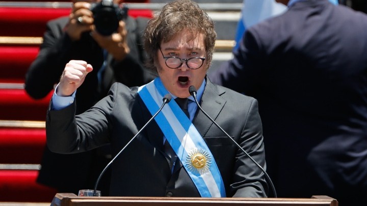  Αργεντινή: Ο Μιλέι υποσχέθηκε “σοκ” λιτότητας κατά την πρώτη του ομιλία ως πρόεδρος
