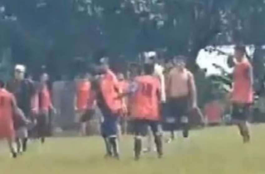  Αδιανόητο σκηνικό στην Αργεντινή: Διαιτητής μαχαίρωσε ποδοσφαιριστή εν ώρα αγώνα (vid)