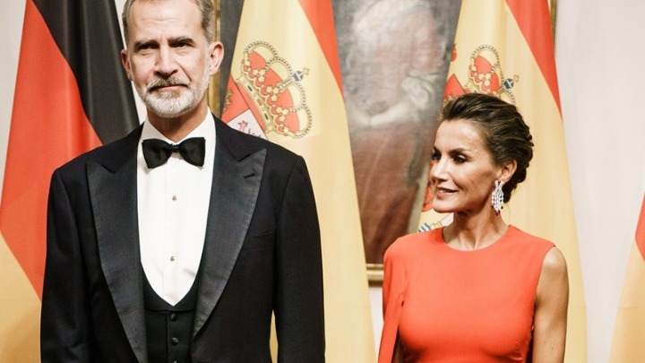  Σάλος στην Ισπανία με την βασίλισσα Λετίθια-Φήμες ότι είχε δεσμό με τον πρώην κουνιάδο της  με αφορμή μια σέλφι