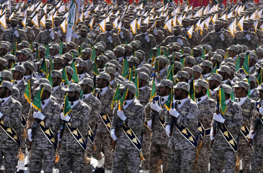  Φρουροί της Επανάστασης προς Ιρανούς: ”Μην κάνετε αναρτήσεις υπέρ του Ισραήλ”