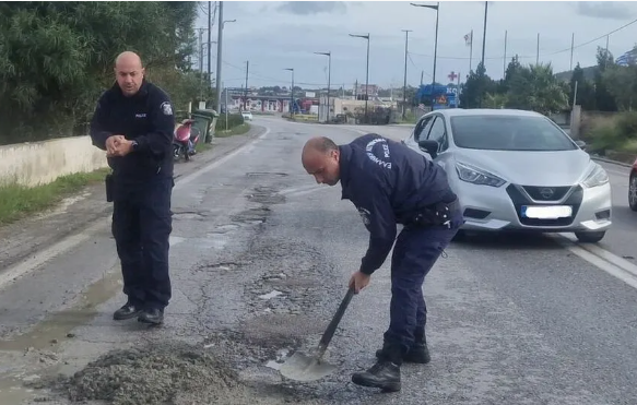  Αστυνομικοί έκλεισαν λακκούβα και τώρα κινδυνεύουν με ΕΔΕ