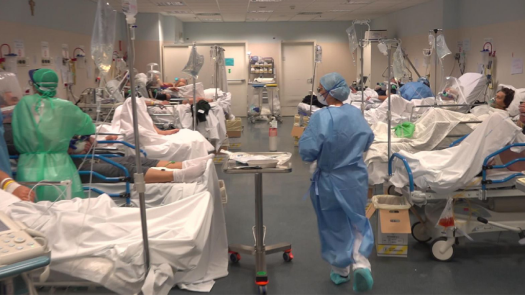 ITALIA NOSOKOMEIO KORONAIOS IOS CORONOVIRUS PANDIMIA MASKES KARANTINA ARTHROU
