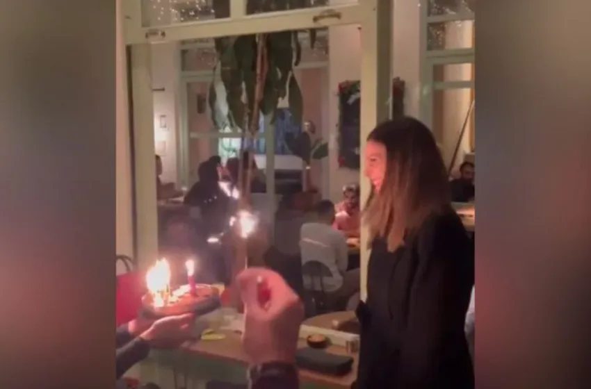  Γενέθλια για την Αχτσιόγλου – Της έκαναν τούρτα έκπληξη (vid)