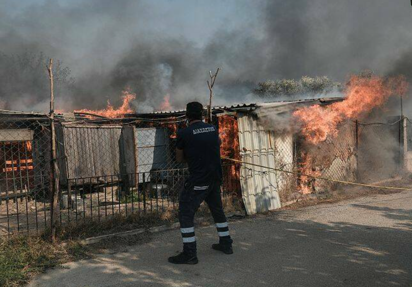  Ανάβυσσος: Γυναίκα ανασύρθηκε νεκρή μετά από φωτιά σε διαμέρισμα