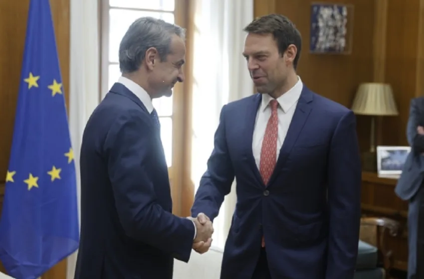  Διαψεύδει το Μαξίμου ότι ο Μητσοτάκης πρότεινε στον Κασσελάκη υπουργείο το 2019
