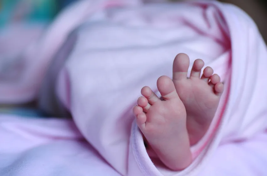  Λονδίνο: Εντόπισαν νεογέννητο σε σακούλα με ψώνια – Το εγκατέλειψαν στους -3 βαθμούς Κελσίου