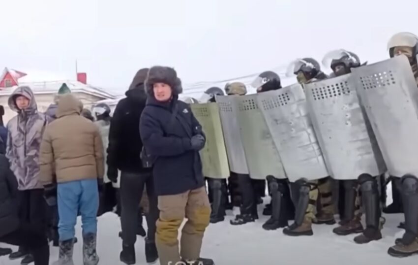  Ρωσία/Σφοδρές συγκρούσεις: Χιλιάδες στους δρόμους, δεκάδες τραυματίες (vid)