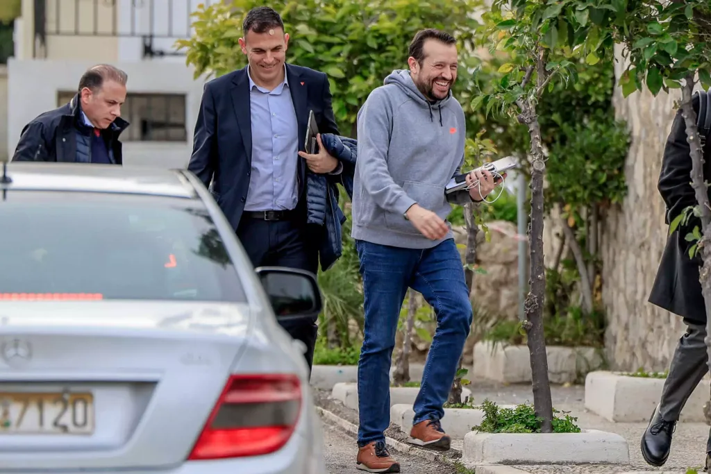 syriza spetses synedriasi