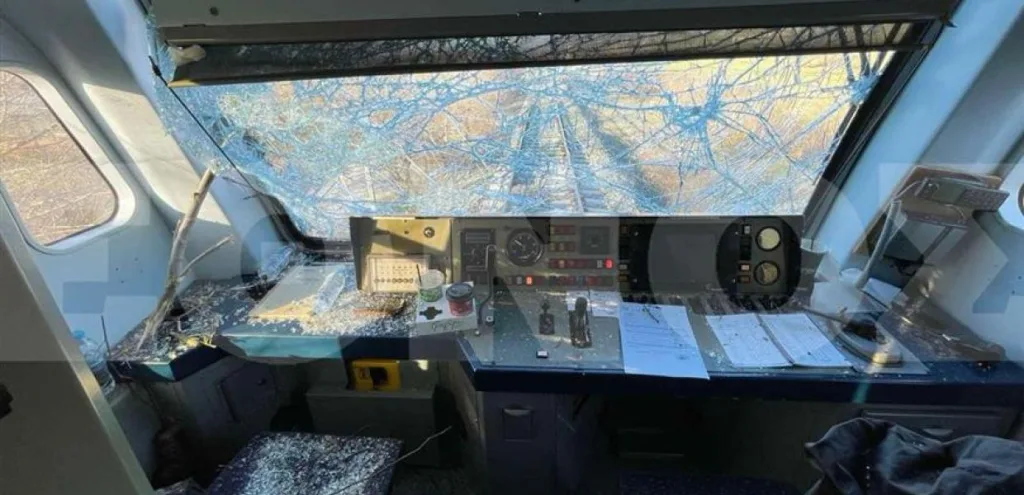 treno sygkrousi traumatias odigos thessaloniki