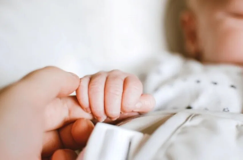  12 ερωτήσεις – απαντήσεις για την ειδική παροχή μητρότητας