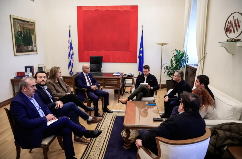  Κασσελάκης για τράπεζες: “Καρτελοποίηση, χαμηλή ποιότητα υπηρεσιών και υπέρογκα κέρδη”